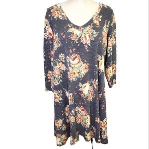 BOBEAU | Women's gray with floral print v-neck sweater dress. Size large.